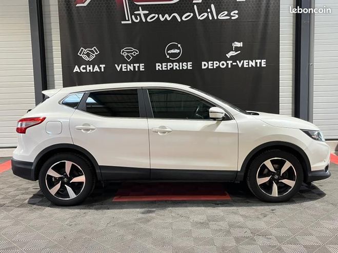 Nissan Qashqai 1.2 DIG-T 115ch N-Connecta Blanc de 2017