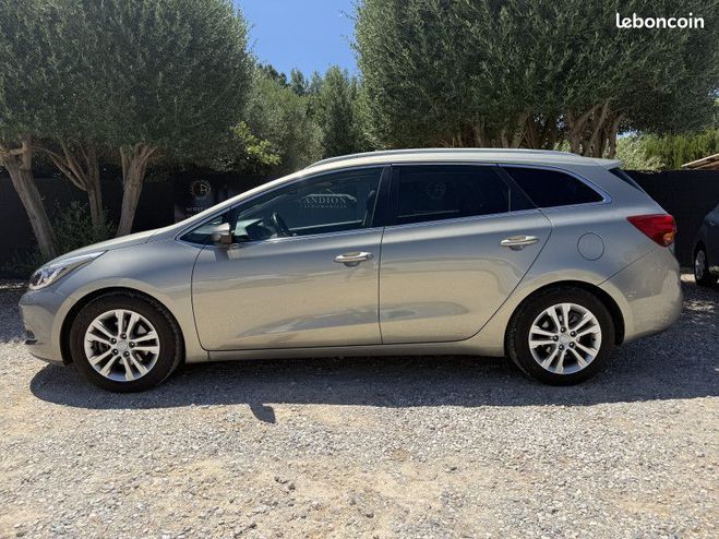 Kia Ceed d SW Ceed 1.6 CRDI 128CH ATTELAGE GARANT Gris de 2013