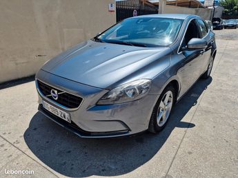  Voir détails -Volvo V40 d2 115ch momentum boite automatique à Argenteuil (95)