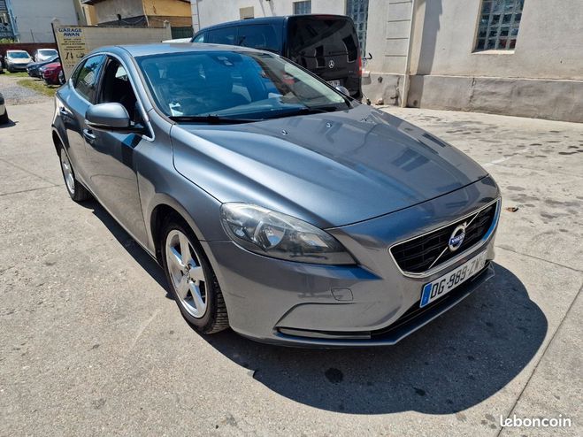 Volvo V40 d2 115ch momentum boite automatique Gris de 2014