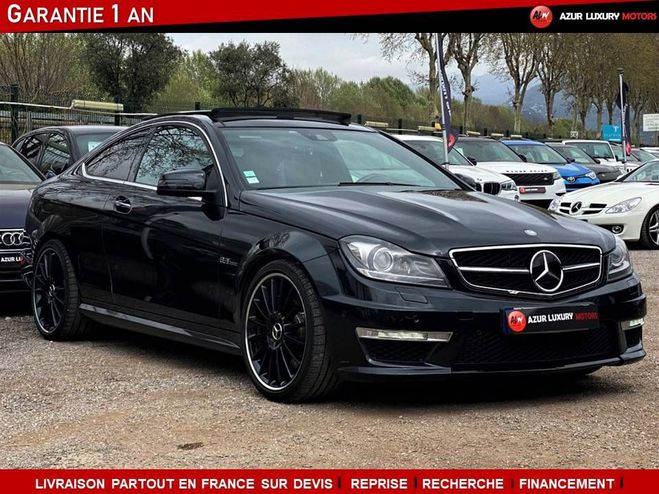 Mercedes Classe C III (2) 63 AMG COUPE PERFORMANCE 487 NOIR de 2011