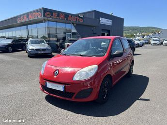  Voir détails -Renault Twingo II 1.2 LEV 16V 75CH AUTHENTIQUE à Aubire (63)