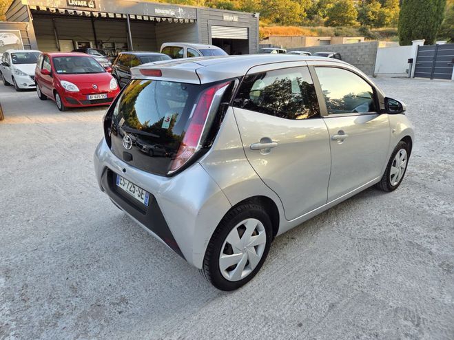 Toyota Aygo x-play Gris de 2017