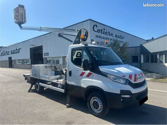 Iveco Daily 23490 ht nacelle time France LT130TB  de 2017