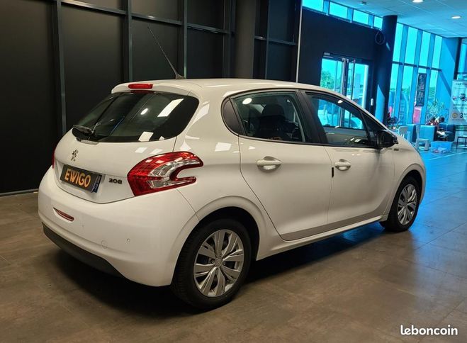 Peugeot 208 1.2 PURETECH 80ch URBAN SOUL Courroie de Blanc de 2013