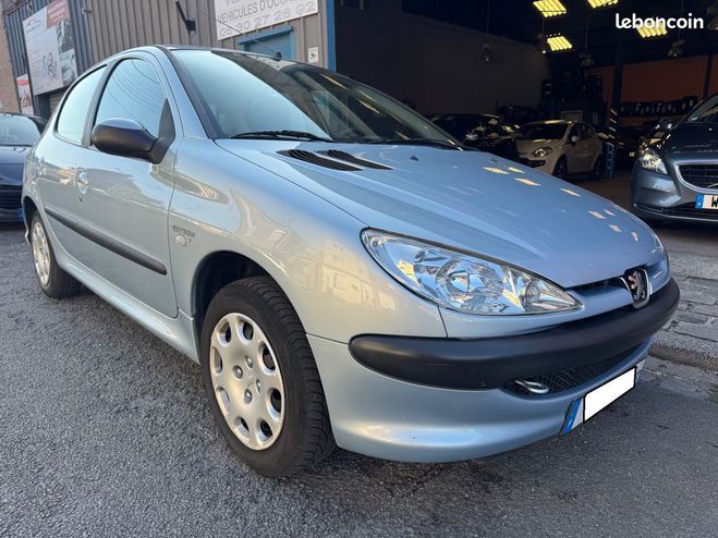 Peugeot 206 1.2 i essence enfant terrible 1e main 60 Gris de 2004