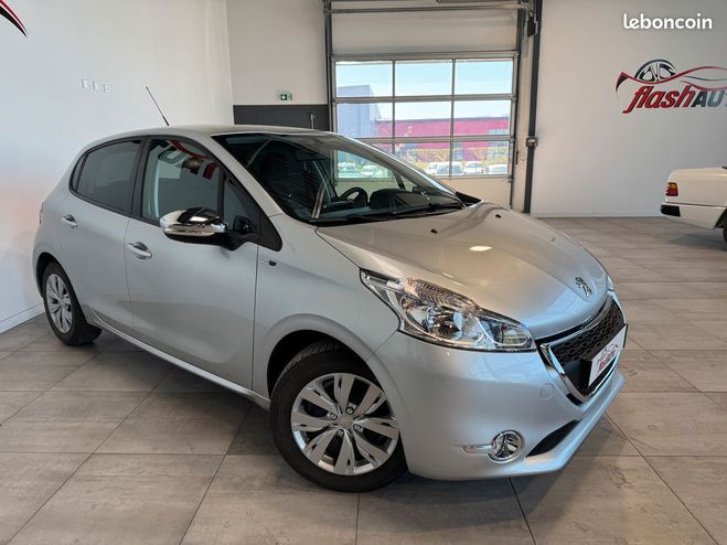 Peugeot 208 VTi 82cv STYLE-2015 Gris de 2015