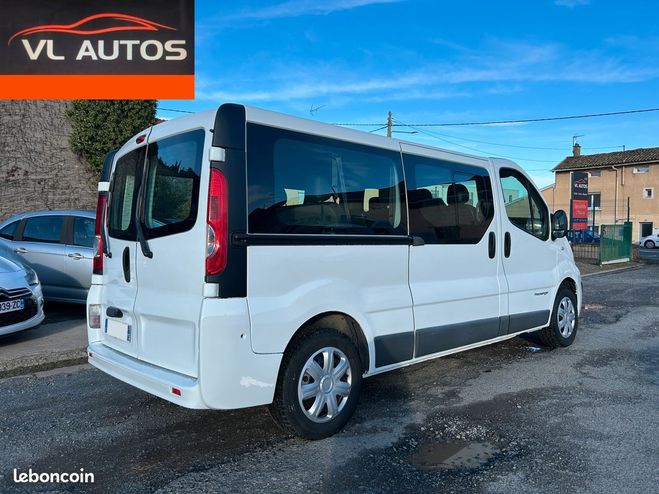 Renault Trafic 9 places 2.0 l Dci 115 cv Passenger 2010 Blanc de 2010