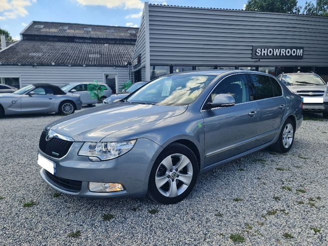 Skoda Superb 1.6 TDI 105 CV * PACK GREEN LINE * REPRI Grise de 2011