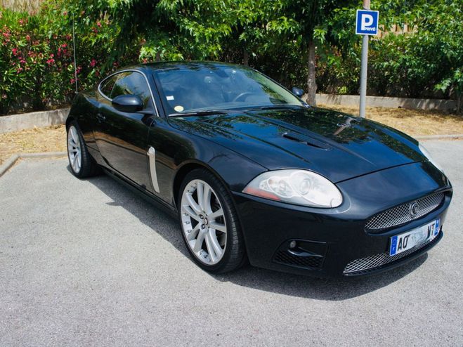 Jaguar XKR COUPE 4.2 V8 SUPERCHARGED 416 CH NOIR METALLISE de 2006