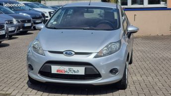  Voir détails -Ford Fiesta 1.4 TDCI 68CH AMBIENTE 5P à Geispolsheim (67)