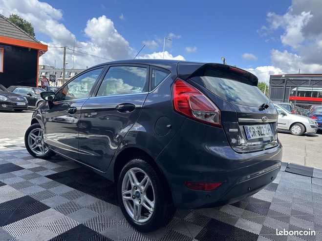 Ford Fiesta 1.0 ECOBOOST 100CH STOP&START TITANIUM 3 Gris de 2013
