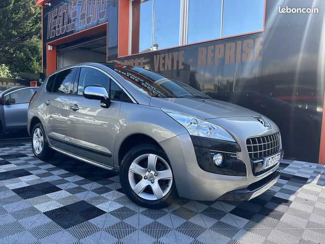 Peugeot 3008 1.6 HDI110 FAP PREMIUM PACK Gris de 2009