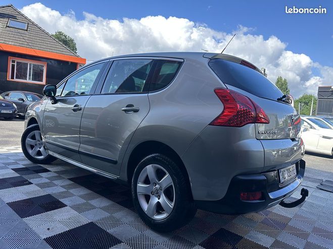 Peugeot 3008 1.6 HDI110 FAP PREMIUM PACK Gris de 2009