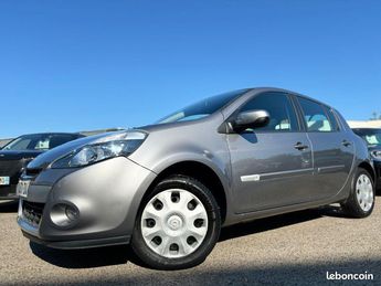  Voir détails -Renault Clio III 1.2 16V 75CH EXPRESS CLIM 5P à Strasbourg (67)