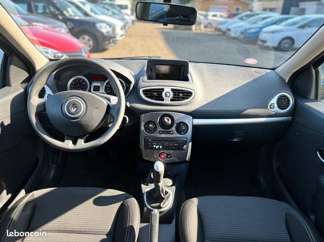 Renault Clio III 1.2 16V 75CH EXPRESS CLIM 5P Gris de 2012