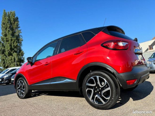 Renault Captur 1.2 TCE 120CH STOP&START ENERGY INTENS E Rouge de 2016