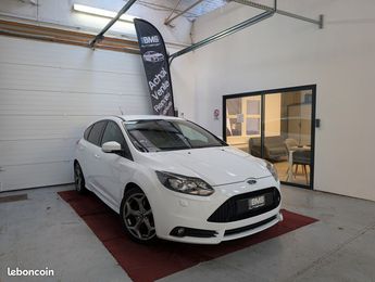  Voir détails -Ford Focus ST 2.0 EcoBoost 250 Full Options (Cuir,  à Dunkerque (59)