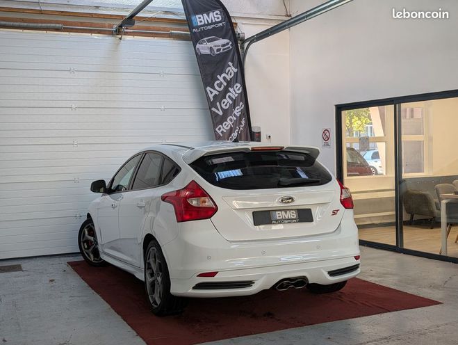 Ford Focus ST 2.0 EcoBoost 250 Full Options (Cuir,  Blanc de 2014