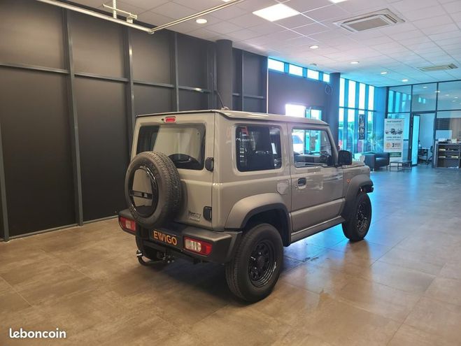 Suzuki Jimny 1.5 VVT 102 PRIVILEGE 4WD Gris de 2024