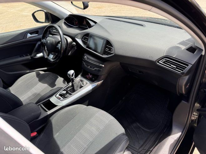Peugeot 308 II Phase 2 1.5 BlueHDi 130CV anne 05-20 Noir de 2019