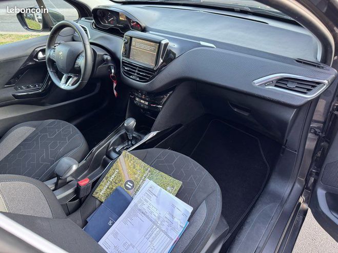 Peugeot 2008 1.2 THP 110CV Signature Bote automatiqu Gris de 2019