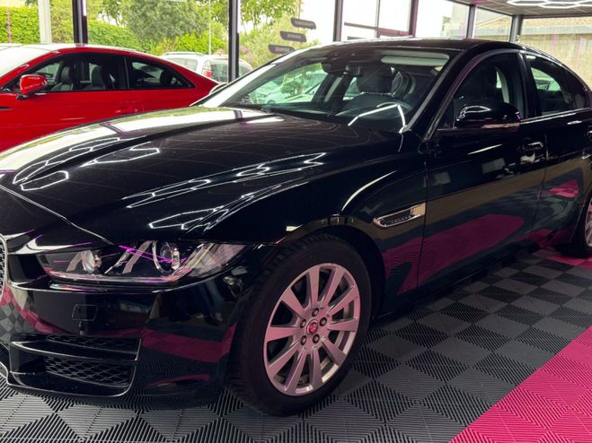 Jaguar XE 180 ch 2.0D PURE ~ Feux Auto ~ Rgulateu Noir de 2015