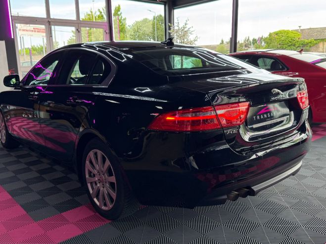 Jaguar XE 180 ch 2.0D PURE ~ Feux Auto ~ Rgulateu Noir de 2015
