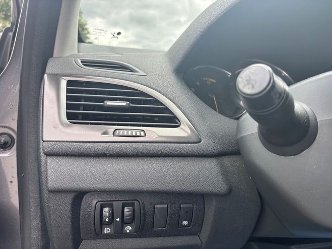 Renault Megane III (3) 1.5 DCI 110 ENERGY AKAJU ECO2 BE Gris fonc de 2012