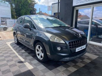  Voir détails -Peugeot 3008 1.6 HDi 16V 110ch FAP Confort Pack à Nantes (44)