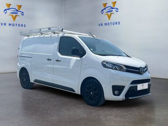  Voir détails -Toyota Proace 2.0 177ch Medium BVA8 D-4D Black Edition à Serres-Castet (64)