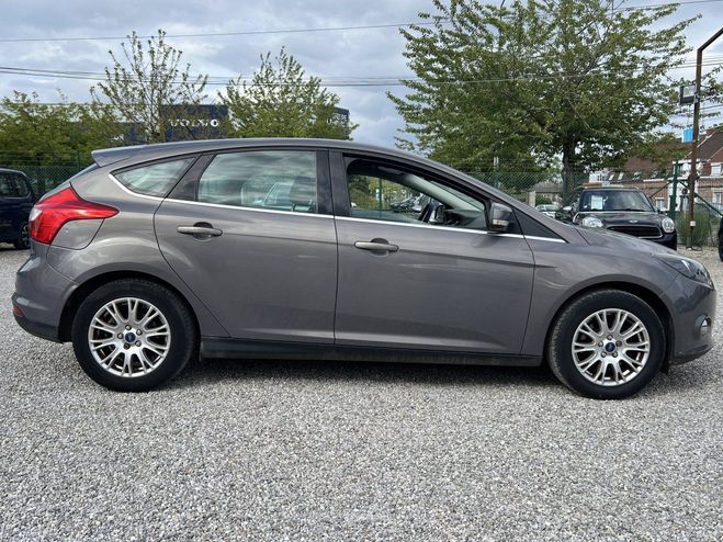 Ford Focus II 1.6 16v 105ch Titanium GRIS de 2011