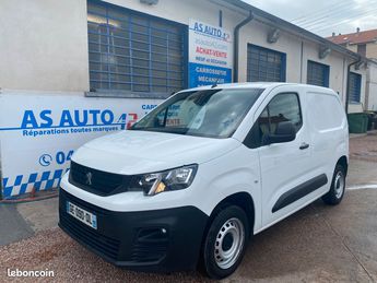  Voir détails -Peugeot Partner standard tva 1000kg 100ch s&s premium à  Le Coteau (42)