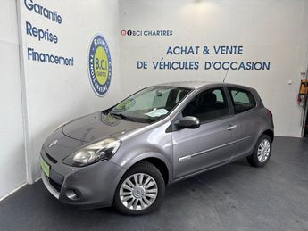  Voir détails -Renault Clio III 1.2 TCE 100CH EXPRESSION CLIM EURO5  à Nogent-le-Phaye (28)