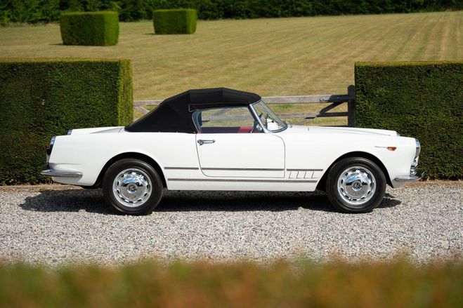 Alfa romeo Spider 2000 Touring - Fully Restored Bianco Spino de 1960