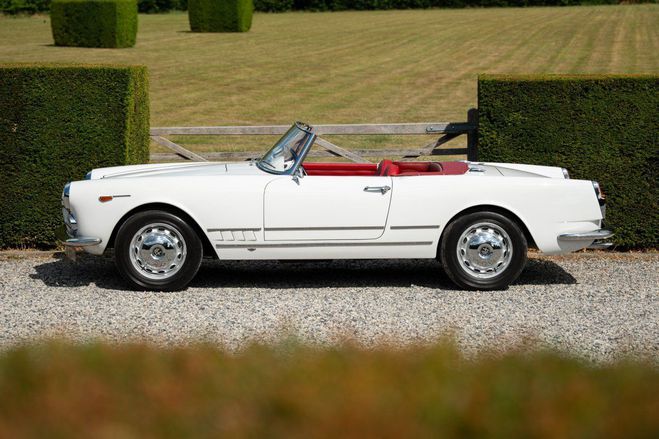 Alfa romeo Spider 2000 Touring - Fully Restored Bianco Spino de 1960