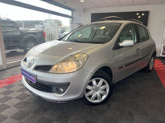 Renault Clio III 1.5 dCi 105 Dynamique Gris Clair de 2007