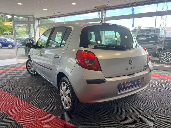 Renault Clio III 1.5 dCi 105 Dynamique Gris Clair de 2007