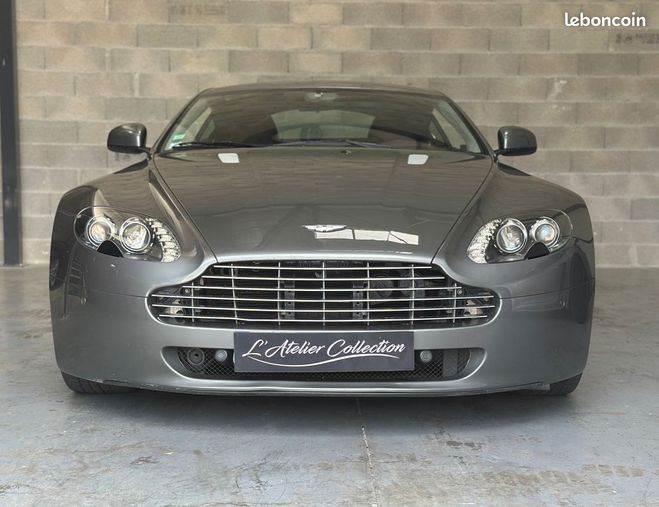 Aston martin V8 Vantage 4.7l BOITE MANUELLE GRIS HAMERHEAD SHARK Gris de 2010