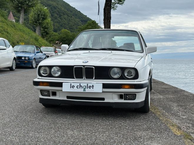 BMW Serie 3 E30 318iS 136cv Blanche de 1990