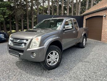  Voir détails -Isuzu Dmax x 3.0 Turbo Di 4WD LS -- 3 L AVEC CLIM à Cuesmes (70)