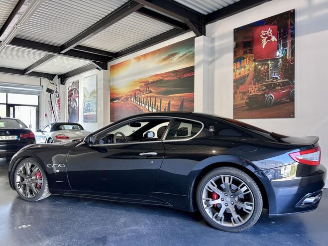 Maserati Gran Turismo 4.7 S 440 cv BVR F1 Franaise Suivi 100% Noir mtallis de 2009