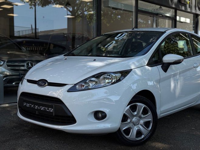 Ford Fiesta 1.25 60CH TREND 3P Blanc de 2011