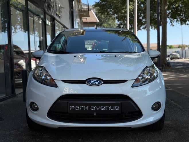 Ford Fiesta 1.25 60CH TREND 3P Blanc de 2011