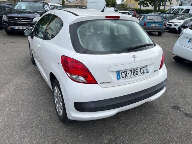 Peugeot 207 207  1.4 3P Blanc de 2013