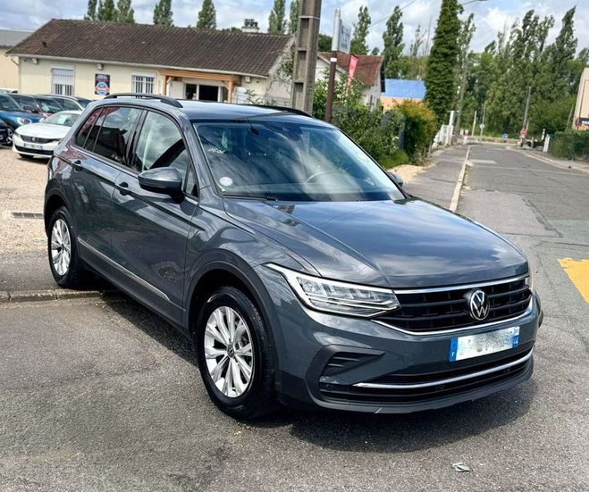 Volkswagen Tiguan 1.5 TSI 150 DSG7 LIFE BUSINESS 05/2023 2 Gris Mtallis de 2023