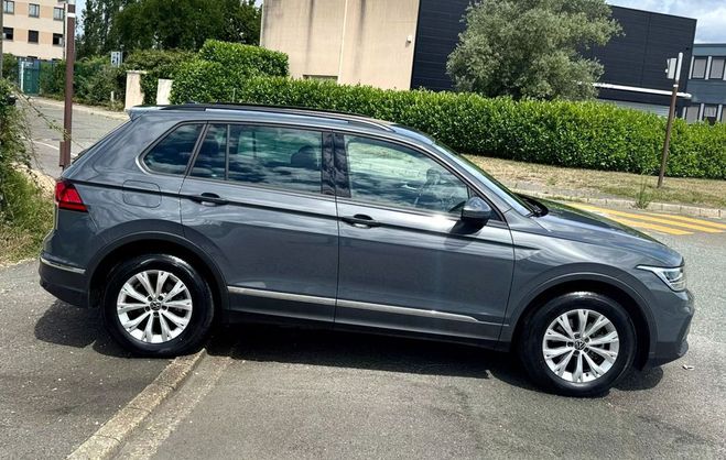 Volkswagen Tiguan 1.5 TSI 150 DSG7 LIFE BUSINESS 05/2023 2 Gris Mtallis de 2023