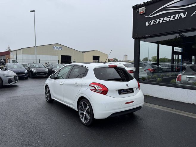 Peugeot 208 1.6 e-HDi 115 FELINE GPS TOIT PANO LED C BLANC de 2014