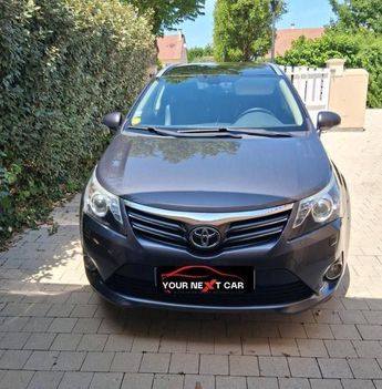  Voir détails -Toyota Avensis Touring Sports à Champhol (28)