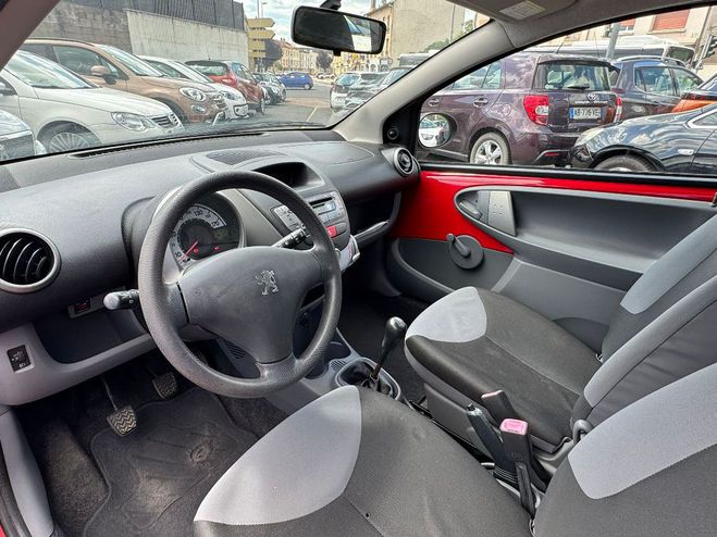 Peugeot 107  1.0e 12V 68ch BLUE LION Urban ROUGE de 2008